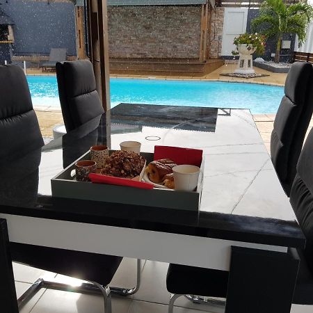 Studio Tres Bon Standing Hotel Petite Île Екстериор снимка