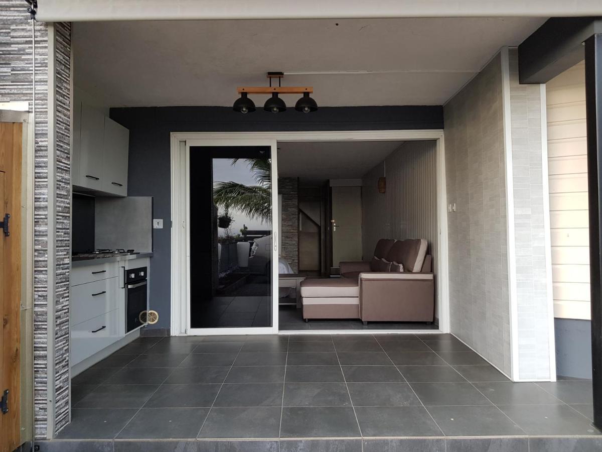 Studio Tres Bon Standing Hotel Petite Île Екстериор снимка